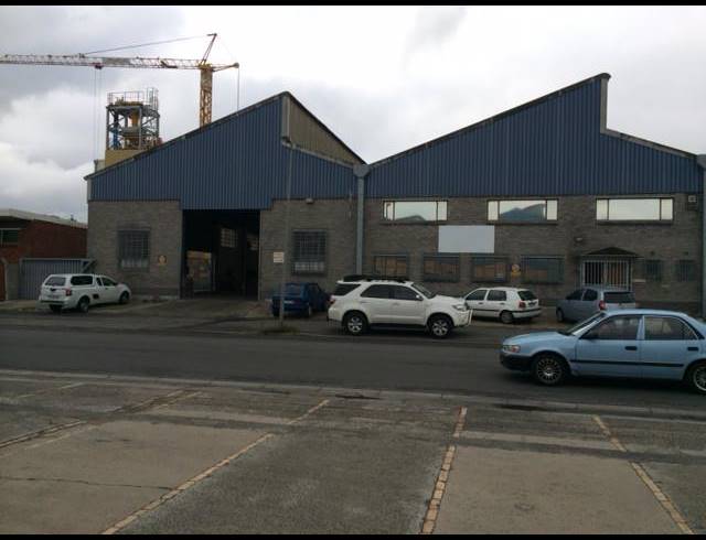 670M² FACTORY TO LET IN PAROW CENTRAL